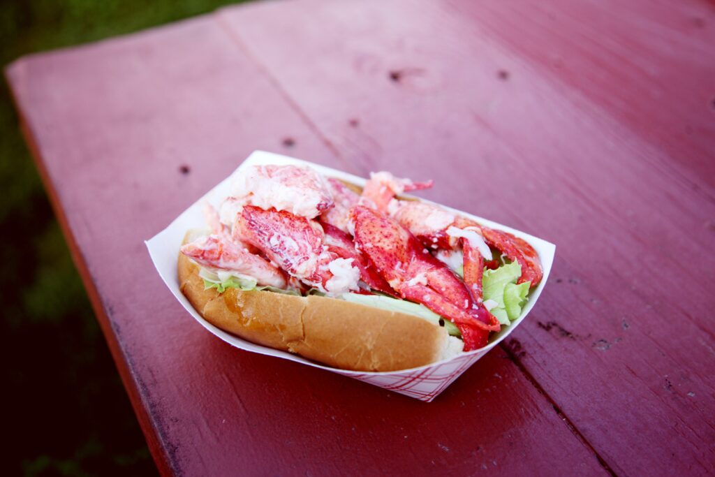 A photo of a lobster roll.